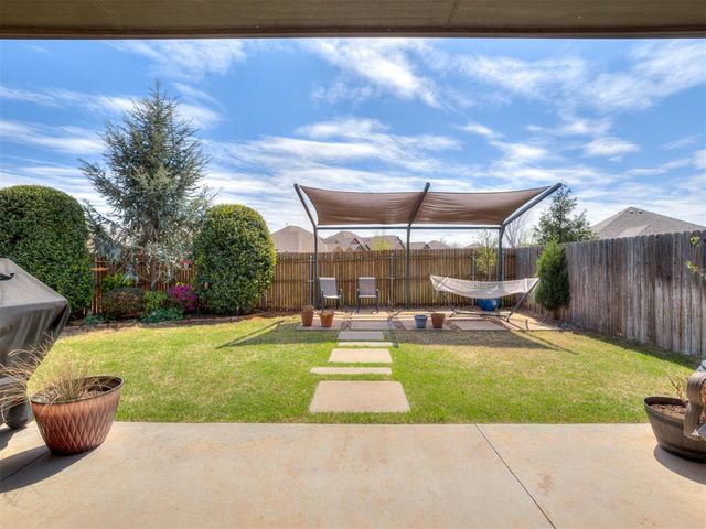 11708 SW 25th Court, Yukon, OK 73099