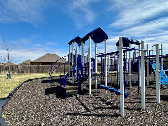 11708 SW 25th Court, Yukon, OK 73099