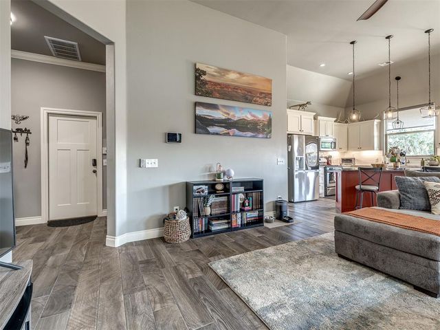 11708 SW 25th Court, Yukon, OK 73099