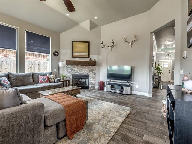 11708 SW 25th Court, Yukon, OK 73099