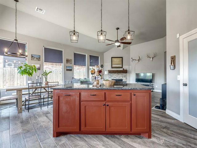 11708 SW 25th Court, Yukon, OK 73099