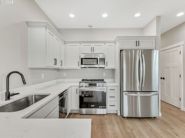 120 Sw ALDER Ct, Warrenton, OR 97146