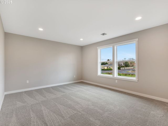 120 Sw ALDER Ct, Warrenton, OR 97146