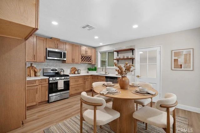 4392 Elm, Long Beach, CA 90807