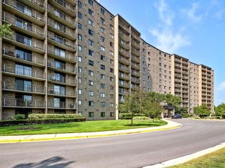 6340 Americana Drive 1202, Willowbrook, IL 60527