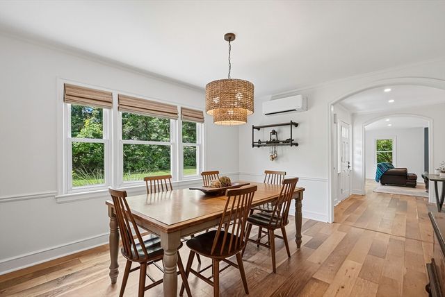 35 North Ave, Mendon, MA 01756