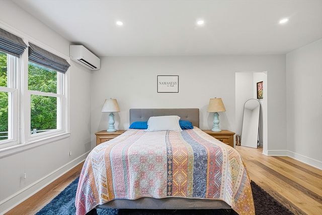 35 North Ave, Mendon, MA 01756