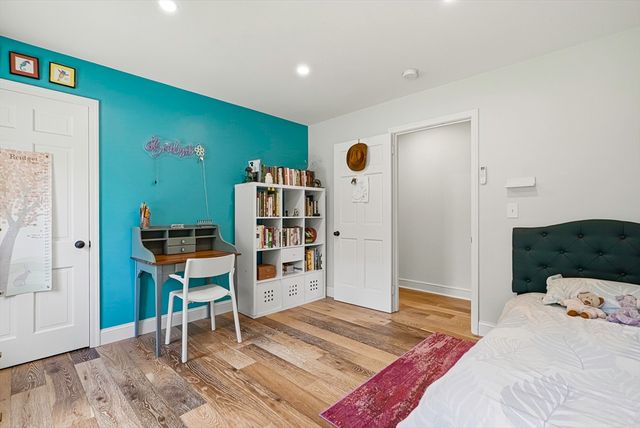 35 North Ave, Mendon, MA 01756
