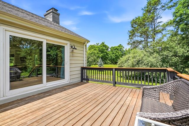 35 North Ave, Mendon, MA 01756