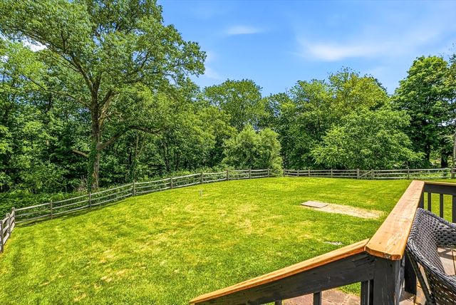 35 North Ave, Mendon, MA 01756