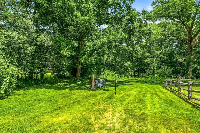 35 North Ave, Mendon, MA 01756