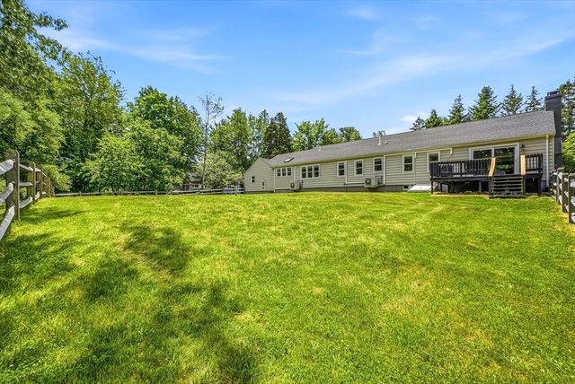 35 North Ave, Mendon, MA 01756