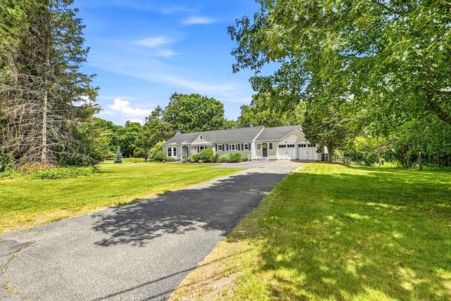 35 North Ave, Mendon, MA 01756
