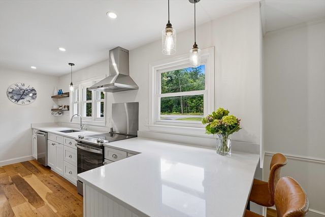 35 North Ave, Mendon, MA 01756