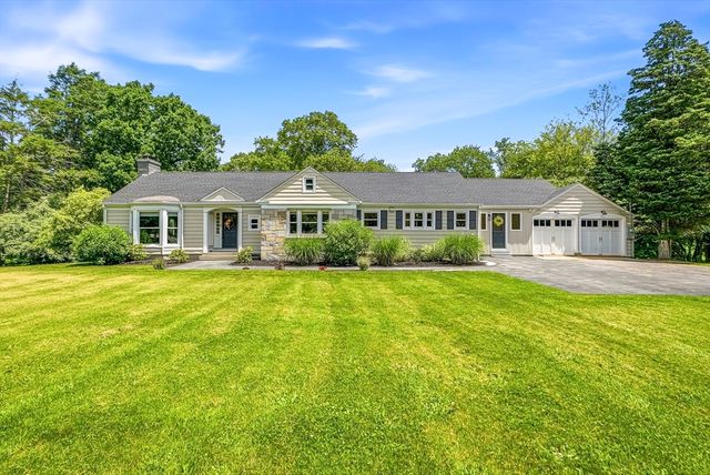 35 North Ave, Mendon, MA 01756