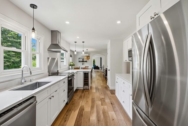 35 North Ave, Mendon, MA 01756