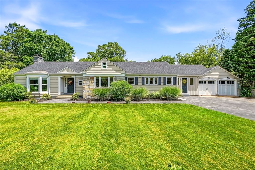35 North Ave, Mendon, MA 01756