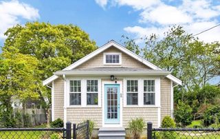60 Grove St, Barnstable, MA 02601