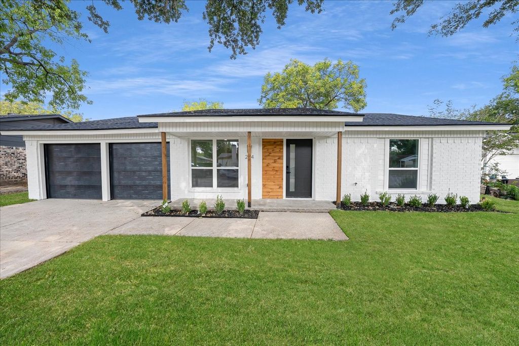 214 Santa Cruz Court, Grand Prairie, TX 75051