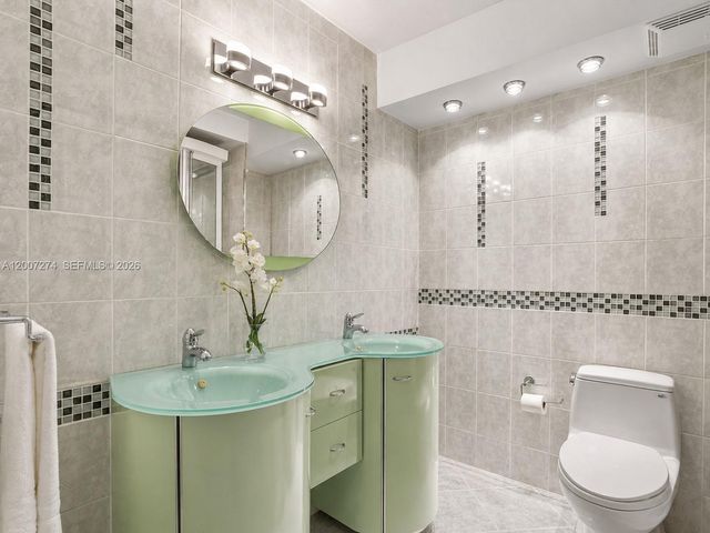 251 174th St 1904, Sunny Isles Beach, FL 33160