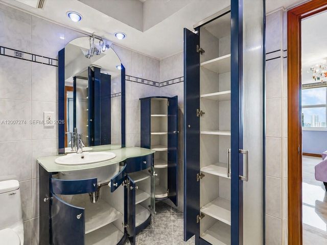 251 174th St 1904, Sunny Isles Beach, FL 33160