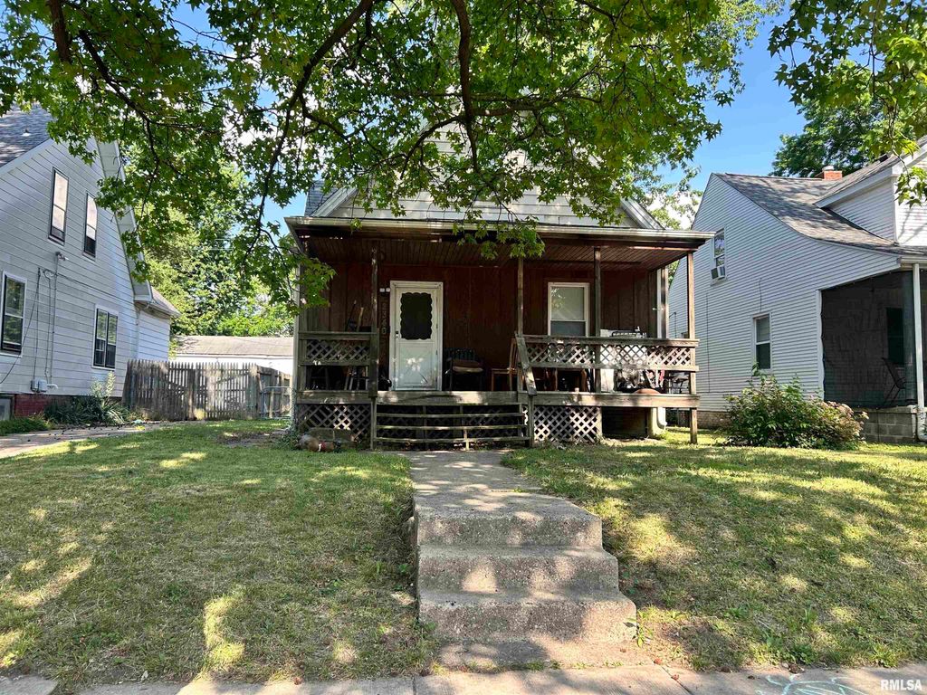 2340 S 10TH Street, Springfield, IL 62703