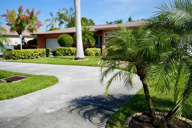 1829 CORNWALLIS PARKWAY, Cape Coral, FL 33904