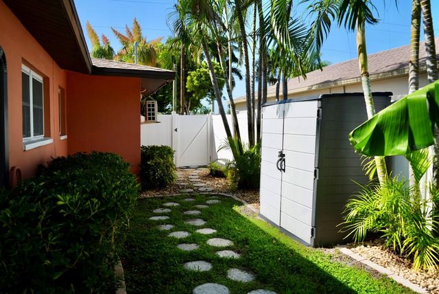 1829 CORNWALLIS PARKWAY, Cape Coral, FL 33904