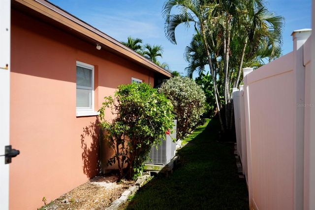 1829 CORNWALLIS PARKWAY, Cape Coral, FL 33904