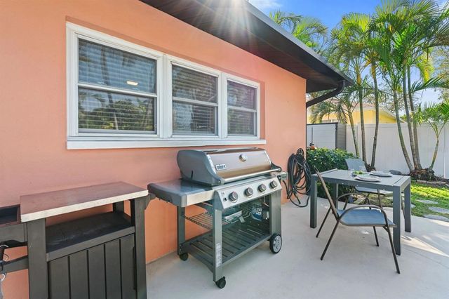 1829 CORNWALLIS PARKWAY, Cape Coral, FL 33904