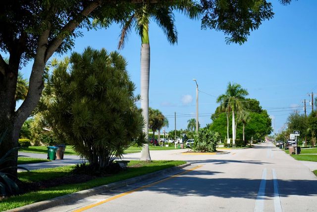 1829 CORNWALLIS PARKWAY, Cape Coral, FL 33904