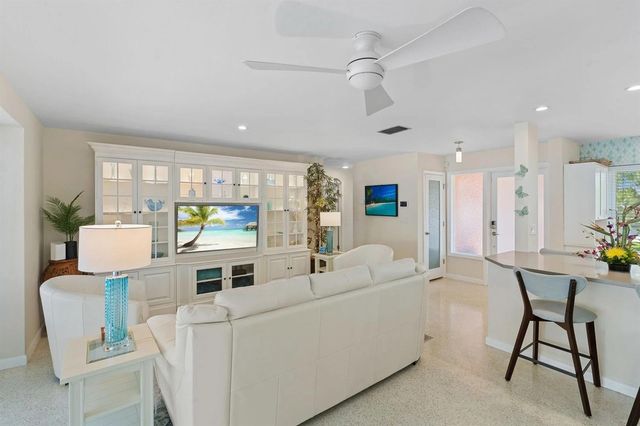 1829 CORNWALLIS PARKWAY, Cape Coral, FL 33904