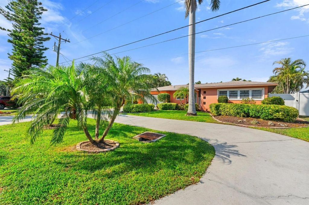 1829 CORNWALLIS PARKWAY, Cape Coral, FL 33904