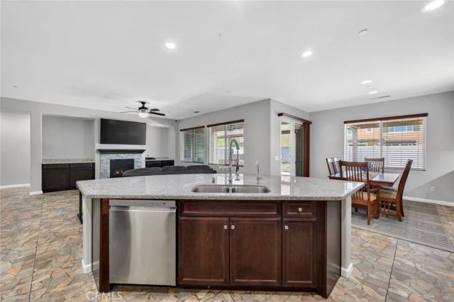 28800 Mahogany Trail Way, Menifee, CA 92584
