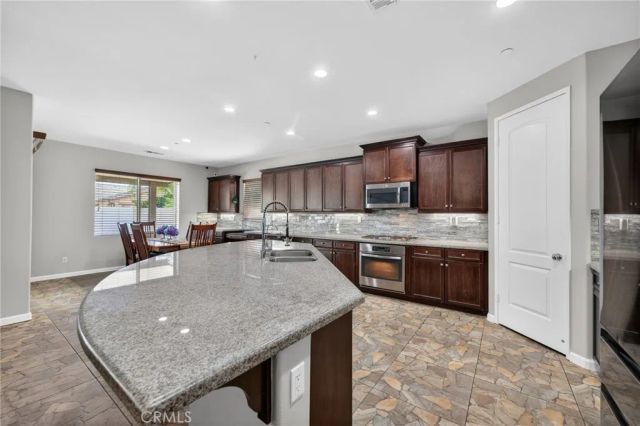 28800 Mahogany Trail Way, Menifee, CA 92584