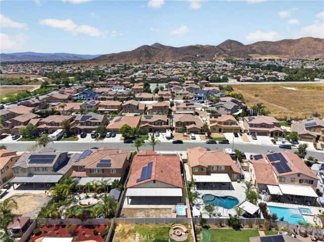 28800 Mahogany Trail Way, Menifee, CA 92584