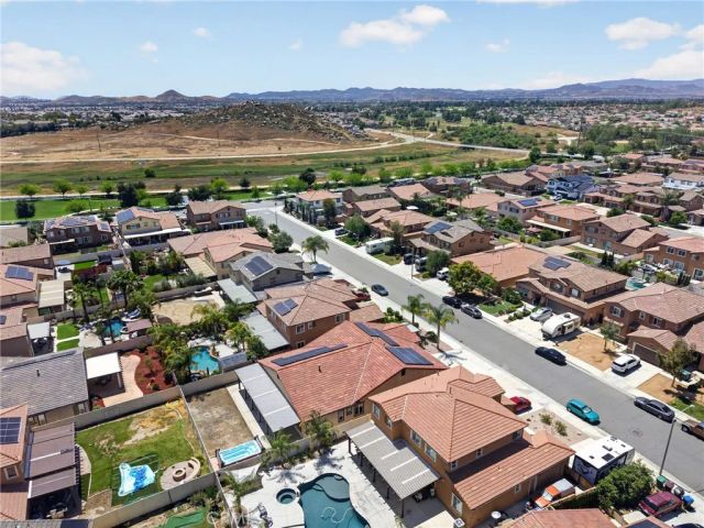 28800 Mahogany Trail Way, Menifee, CA 92584
