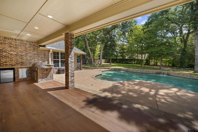 6518 Rochester Way, Tyler, TX 75703