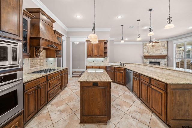6518 Rochester Way, Tyler, TX 75703
