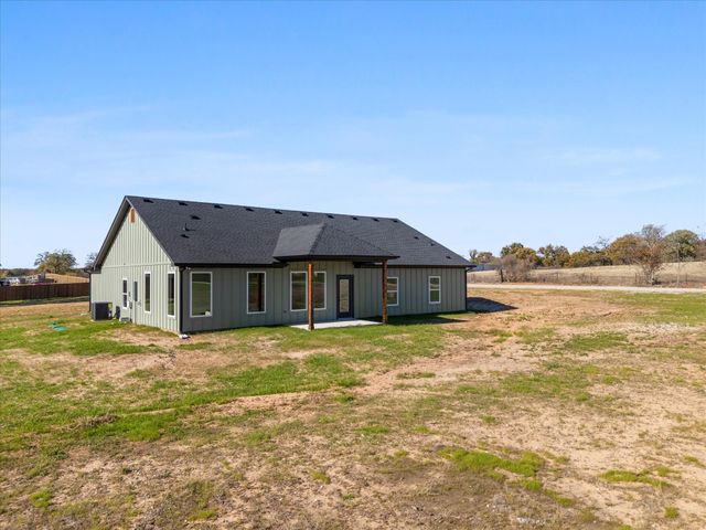 1623 County Road 4764, Boyd, TX 76023
