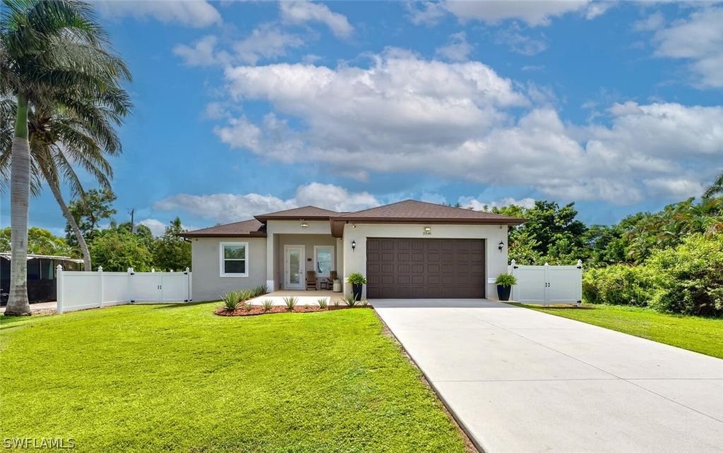 3196 Connecticut AVE, Naples, FL 34112