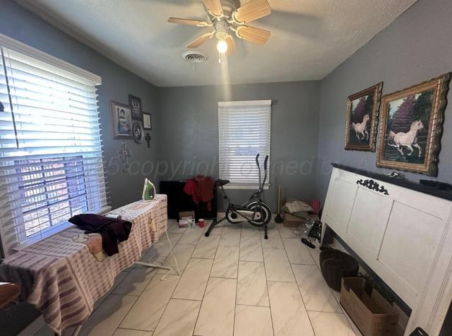 310 Avenue L, Sunray, TX 79086