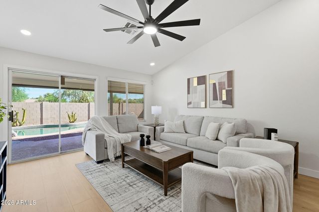 826 W 14TH Avenue, Apache Junction, AZ 85120
