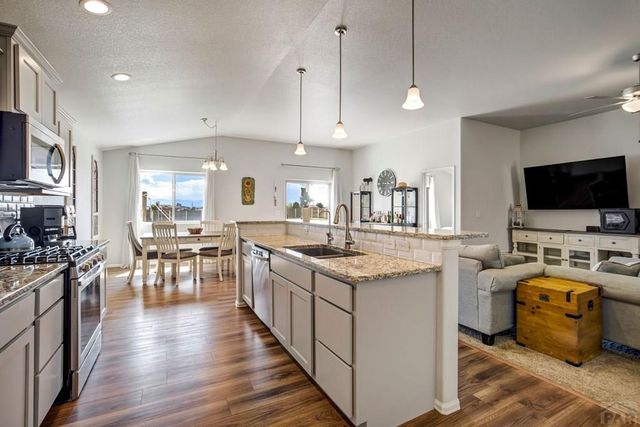 555 N Tidy Dr, Pueblo West, CO 81007
