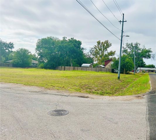 114 Hasler ST, Bastrop, TX 78602