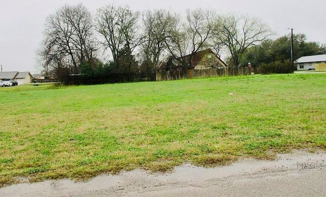 114 Hasler ST, Bastrop, TX 78602