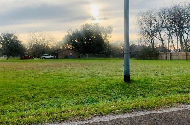 114 Hasler ST, Bastrop, TX 78602