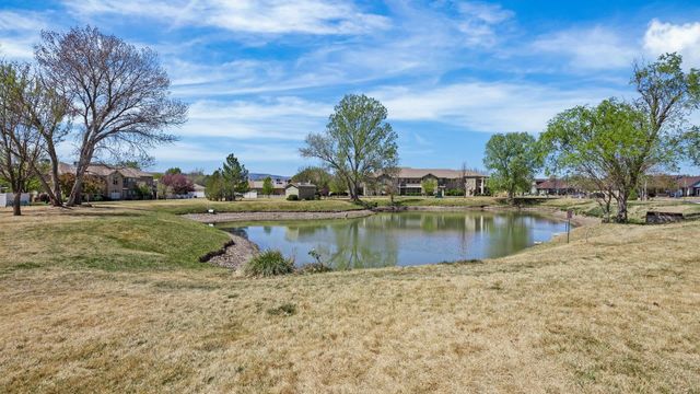 2491 Fountain Greens Pl Unit B-8, Grand Junction, CO 81505