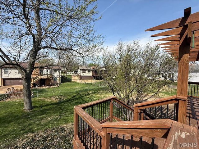 4726 Bramble Berry Drive, St Louis, MO 63129