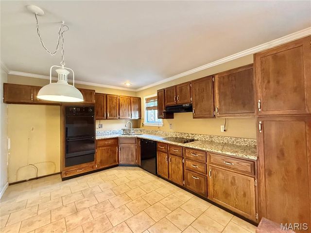 4726 Bramble Berry Drive, St Louis, MO 63129